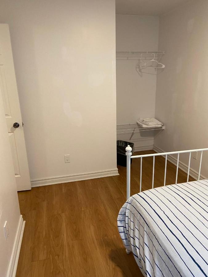 Quad Room With Private Bathroom 536A-Two Bedrooms Toronto Exterior photo